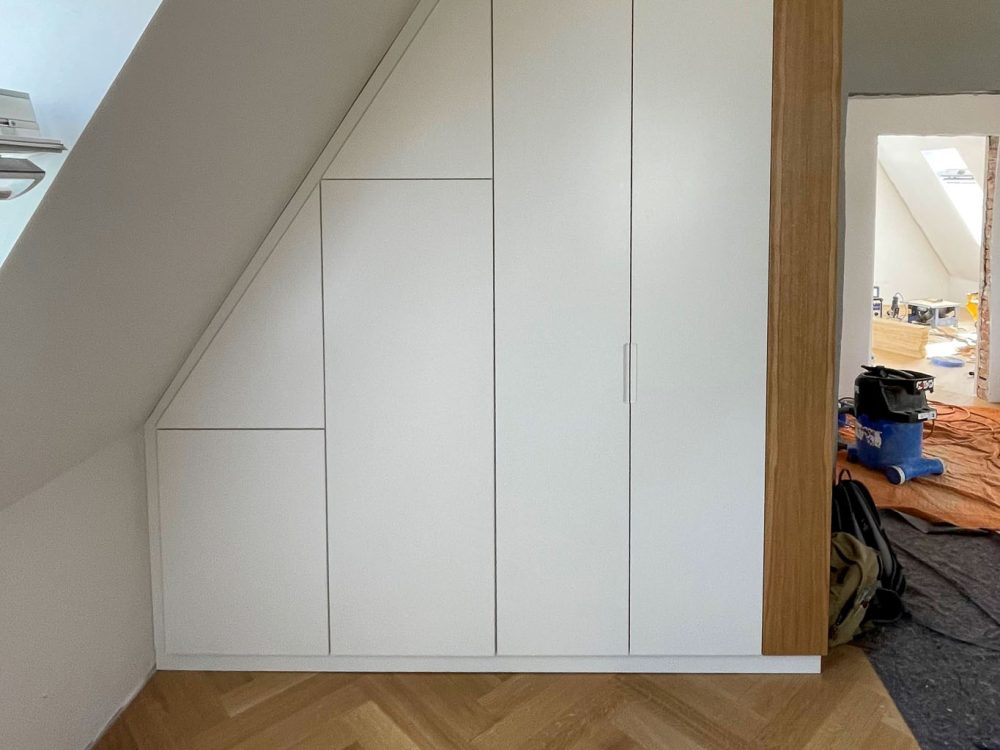 20240118-Schlafzimmer_Dachschräge